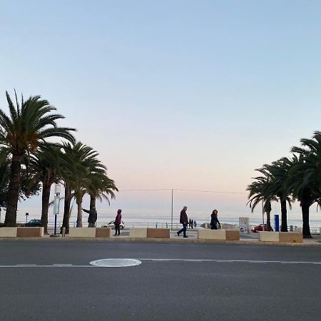 Beau 3 P. Parfaitement Situe Et Place De Parking A Disposition Menton Luaran gambar