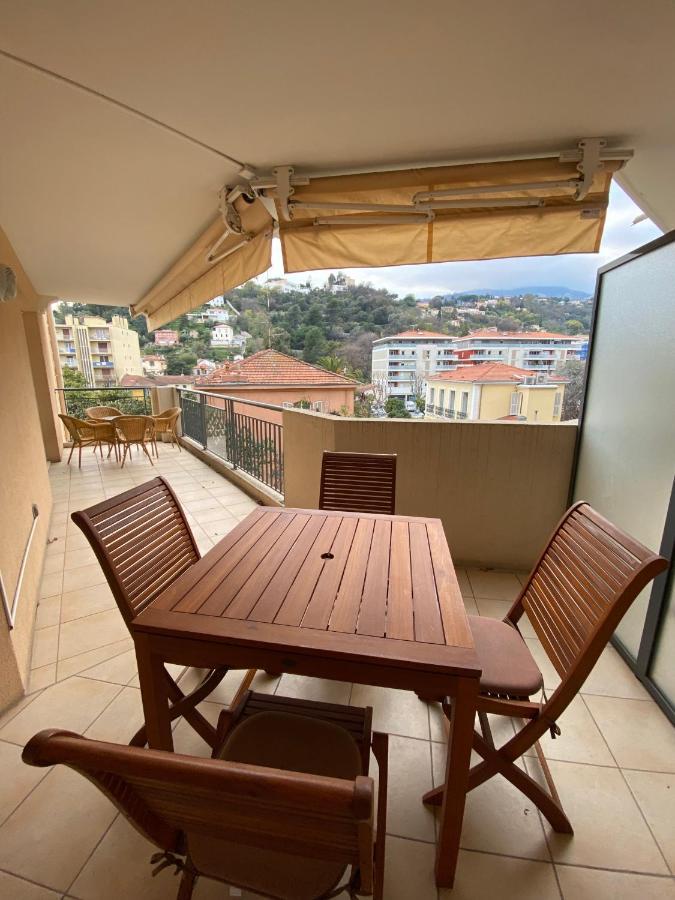 Beau 3 P. Parfaitement Situe Et Place De Parking A Disposition Menton Luaran gambar