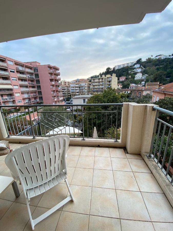 Beau 3 P. Parfaitement Situe Et Place De Parking A Disposition Menton Luaran gambar