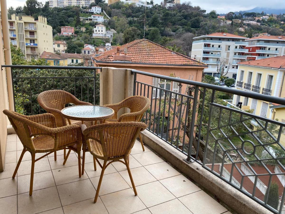 Beau 3 P. Parfaitement Situe Et Place De Parking A Disposition Menton Luaran gambar